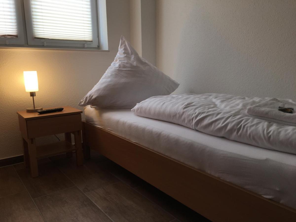 Motel Am Kreisel Harrenstatte 外观 照片
